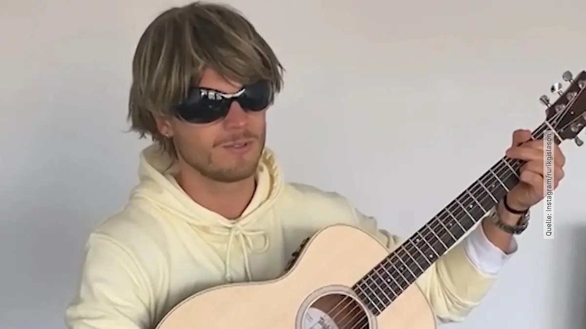 Rúrik Gíslason performt Mickie-Krause-Song „Let's Dance“-Stars drehen durch