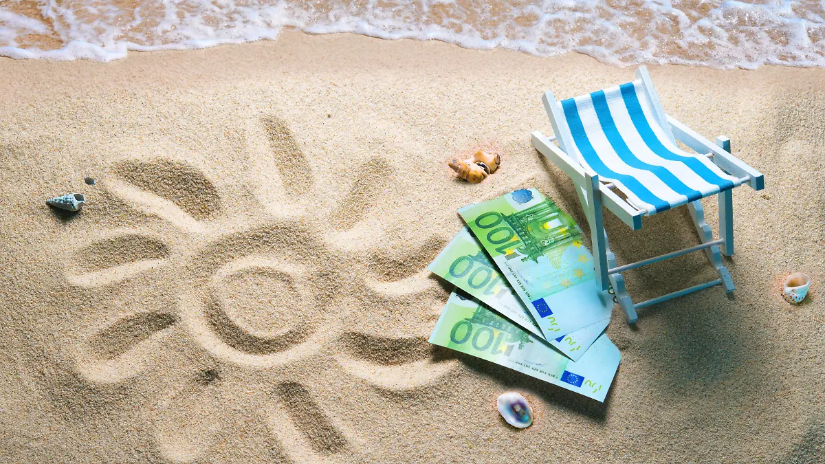 Geldscheine im Sand