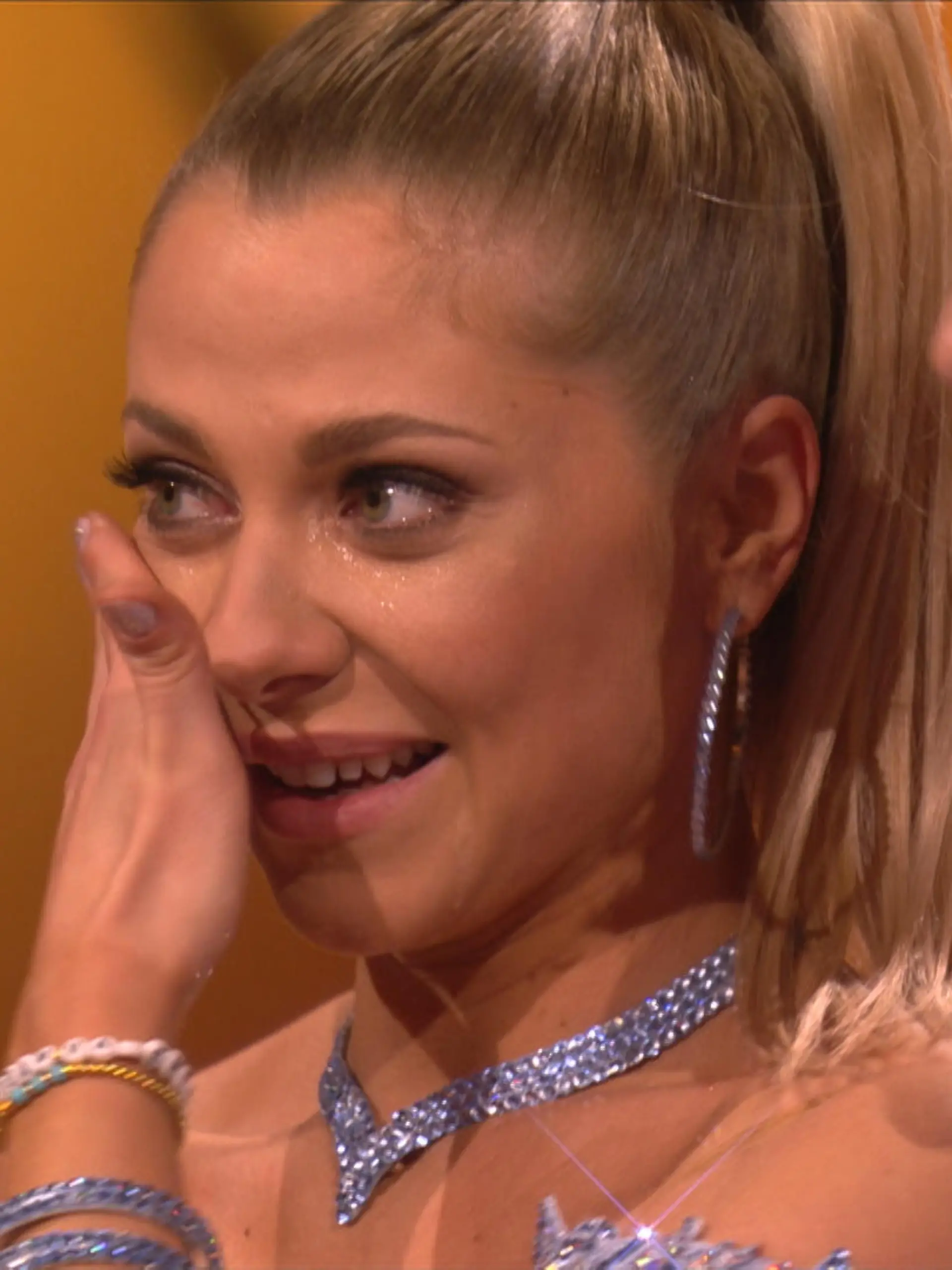 Freudentränen bei Valentina Pahde. Sie bekommt 30 Punkte in Show 2.