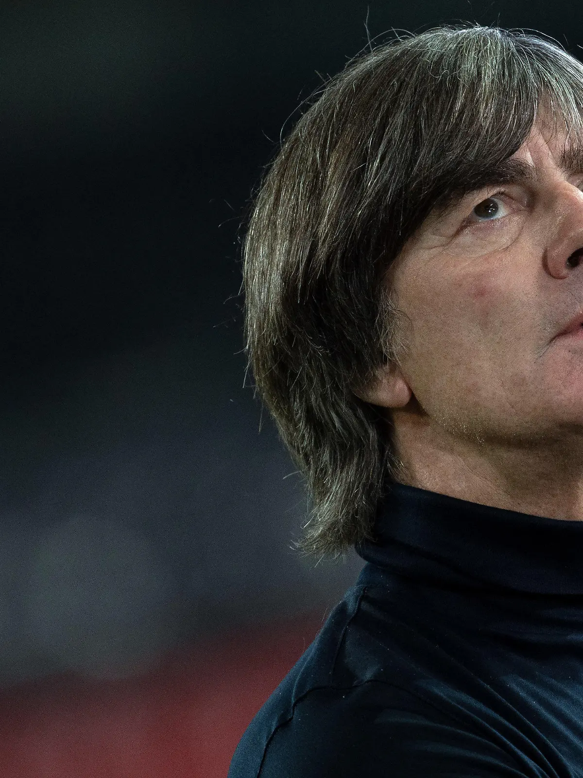 ARCHIV - 13.10.2020, Nordrhein-Westfalen, Köln: Fußball: Nations League A, Deutschland - Schweiz, Gruppenphase, Gruppe 4, 4. Spieltag im RheinEnergie-Stadion. Bundestrainer Joachim Löw vor dem Spiel. (zu dpa «Löw geht kämpferisch ins EM-Jahr: «Kritik ist für mich Ansporn»») Foto: Federico Gambarini/dpa +++ dpa-Bildfunk +++