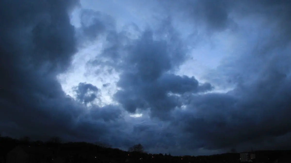 UNwetterfront zieht über das Harzvorland Schaukelwetter im Winter - Das Wetter bleibt turbulent, viel Schnee, Regen und