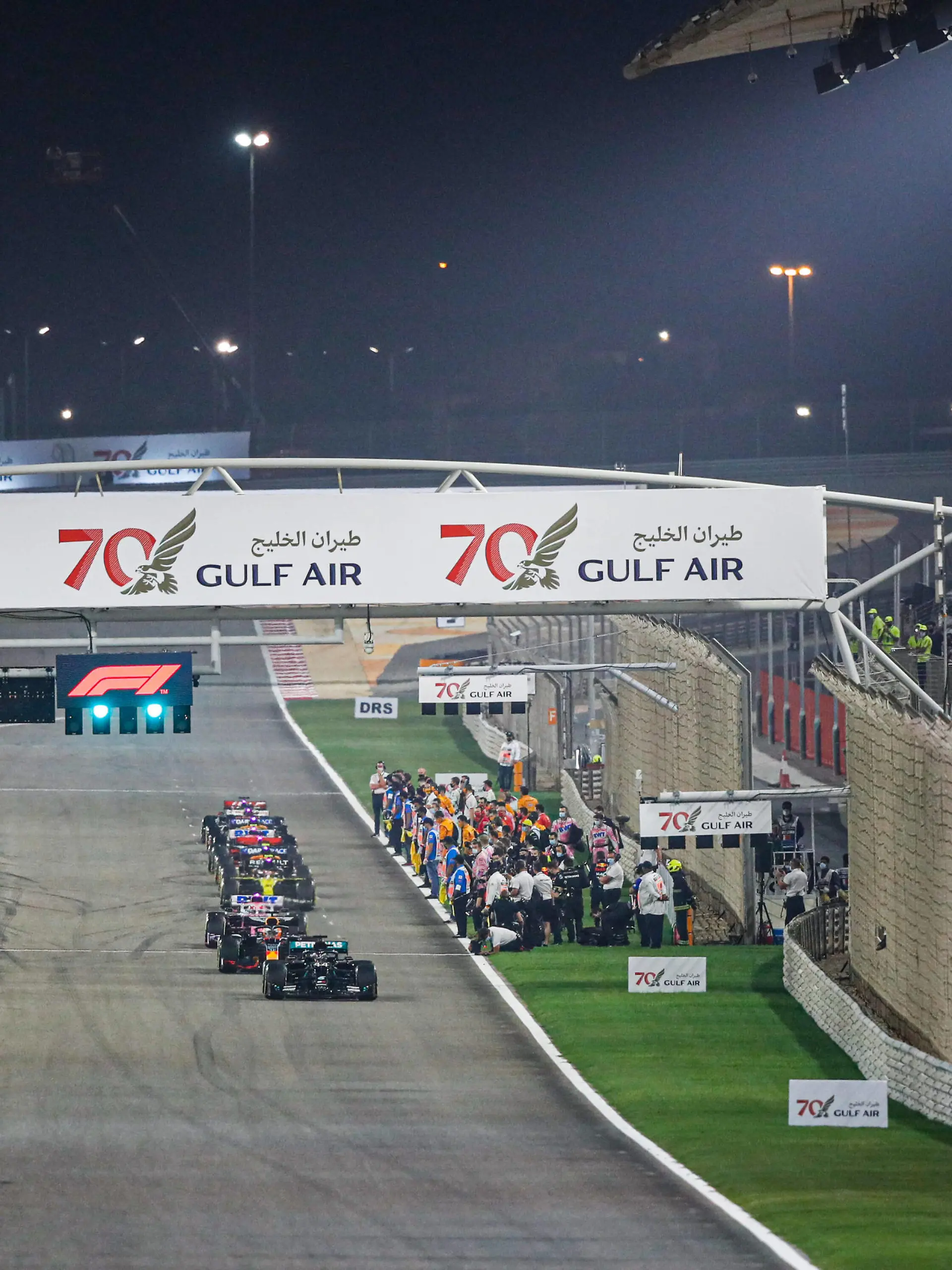  Starting grid, 44 HAMILTON Lewis gbr, Mercedes AMG F1 GP W11 Hybrid EQ Power, 77 BOTTAS Valtteri fin, Mercedes AMG F1 GP W11 Hybrid EQ Power, action during the Formula 1 Gulf Air Bahrain Grand Prix 2020, from November 27 to 29, 2020 on the Bahrain International Circuit, in Sakhir, Bahrain FORMULE 1 : Grand prix du Bahrein - Sakhir - Course - 28/10/2020 DPPI/PANORAMIC PUBLICATIONxNOTxINxFRAxITAxBEL 00120032__GDN6195JPG