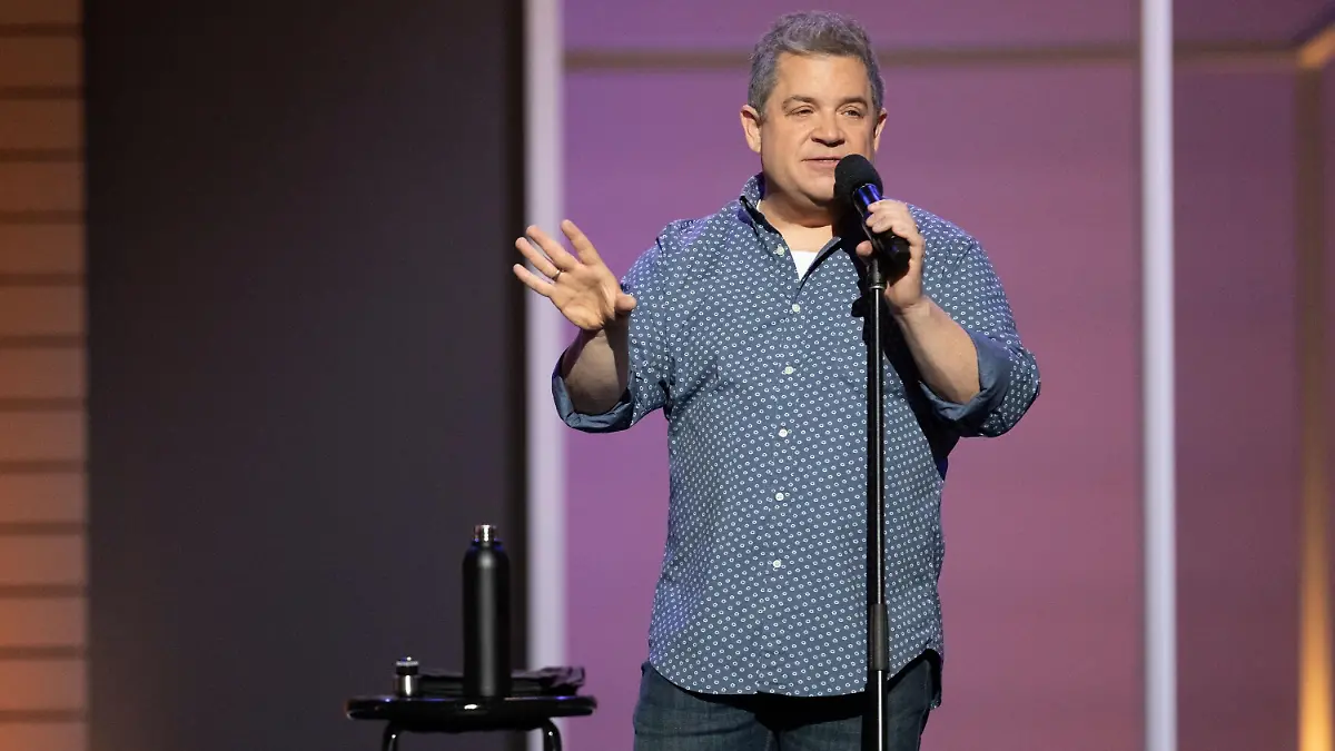 PATTON OSWALT: I LOVE EVERYTHING, Patton Oswalt, (aired May 19, 2020). photo: Kent Smith / ©Netflix / Courtesy Everett Collection