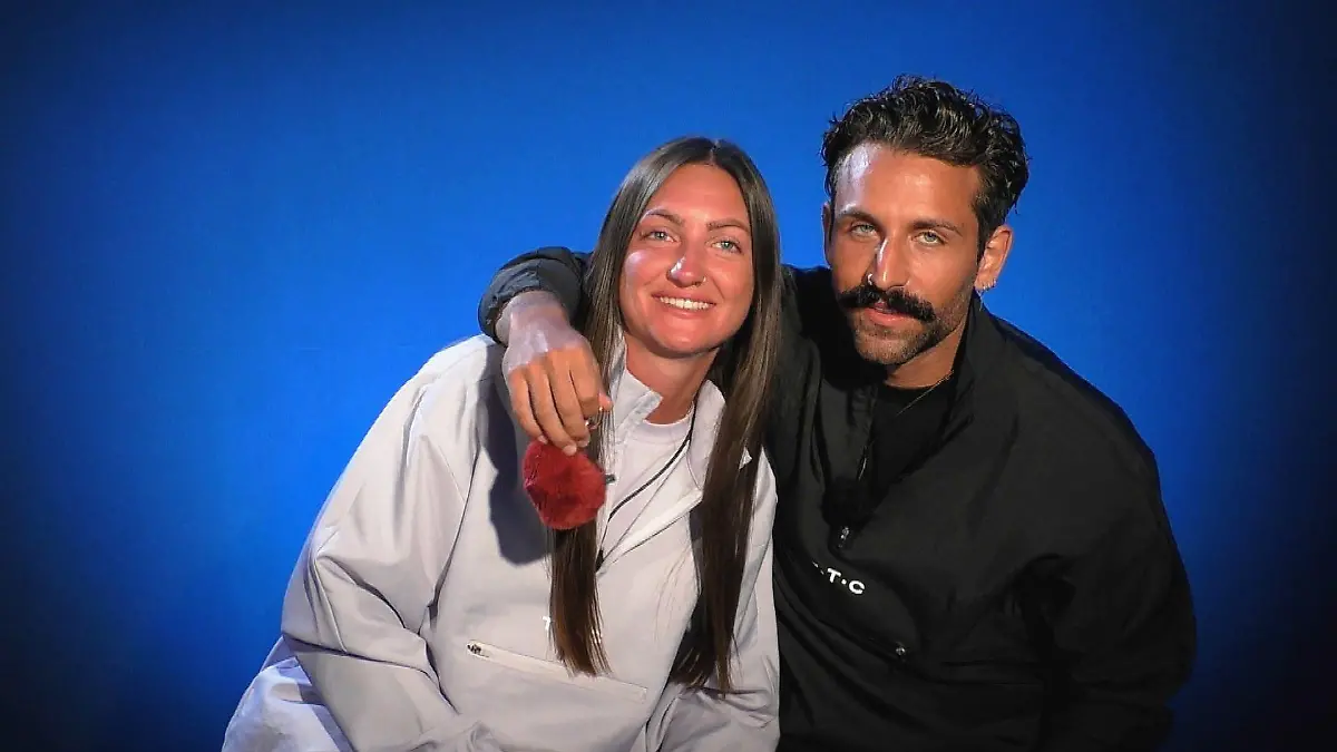 Maddi und Arman verliebten sich bei "Ex on the Beach" ineinander und verließen die Show als Paar. Kurze Zeit später gab es Baby-News.