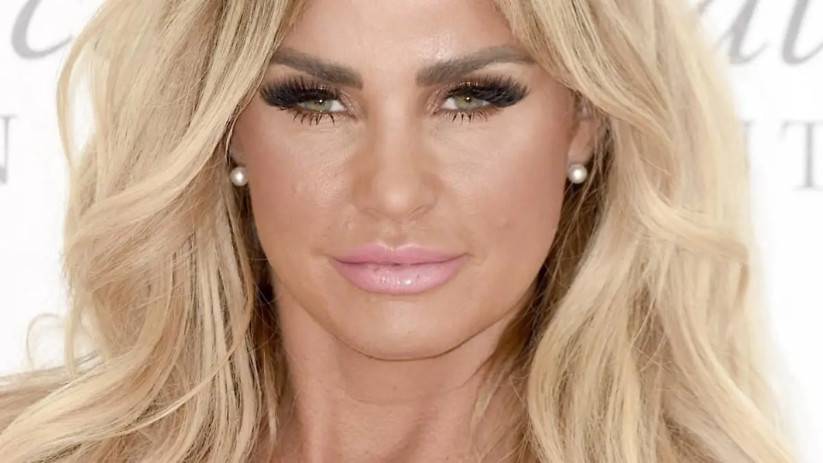 Katie Price zeigt sich ohne blonde Perücke Komplett verändert im Naturlook