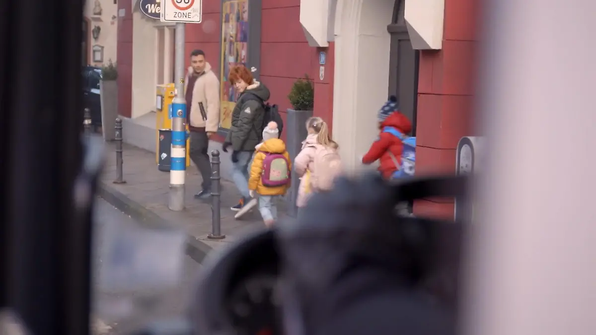 Die Kinder werden auf der Straße beobachtet „Unter uns“-Folge vom 11.03.2021