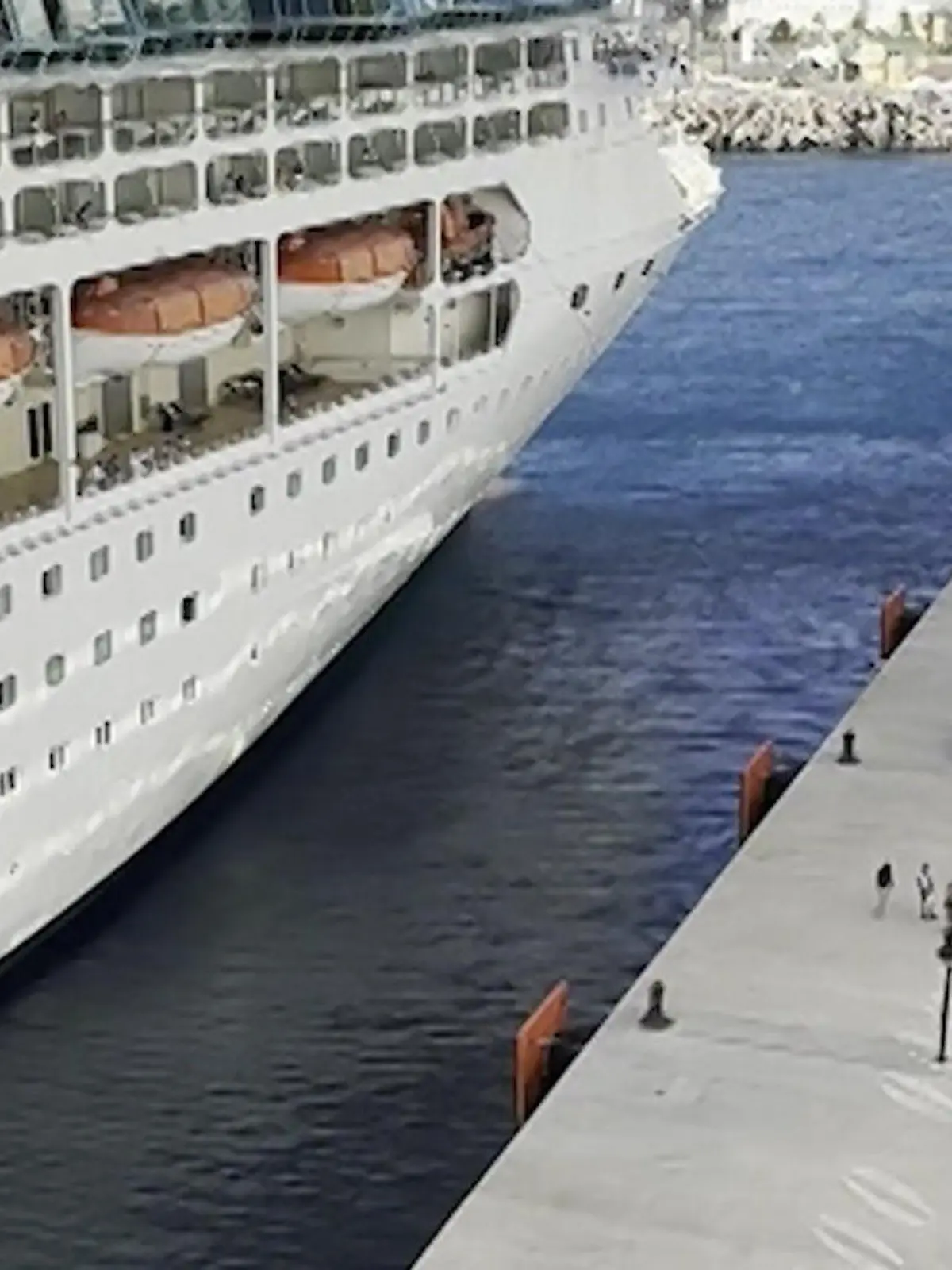 Bild zu: "Kreuzfahrtschiff fährt ohne Touris los"