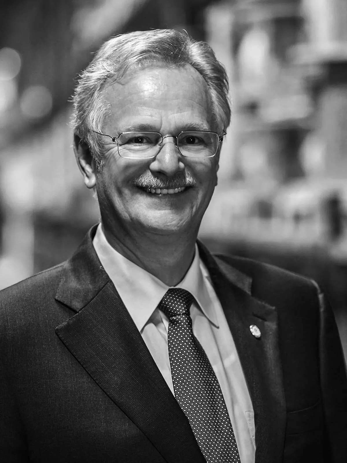 HANDOUT - 12.01.2015, Baden-Württemberg, Stuttgart: Der Stuttgarter Unternehmer Siegbert Lapp ist tot. Er kam nach Angaben des Kabelherstellers Lapp bei einem Verkehrsunfall ums Leben. (zu dpa: «Unternehmer Siegbert Lapp bei Verkehrsunfall gestorben», nur s/w) Foto: Frederik Laux/Lapp Holding SE/dpa - ACHTUNG: Nur zur redaktionellen Verwendung im Zusammenhang mit der aktuellen Berichterstattung über den Tod von Siegbert Lapp und nur mit vollständiger Nennung des vorstehenden Credits +++ dpa-Bildfunk +++