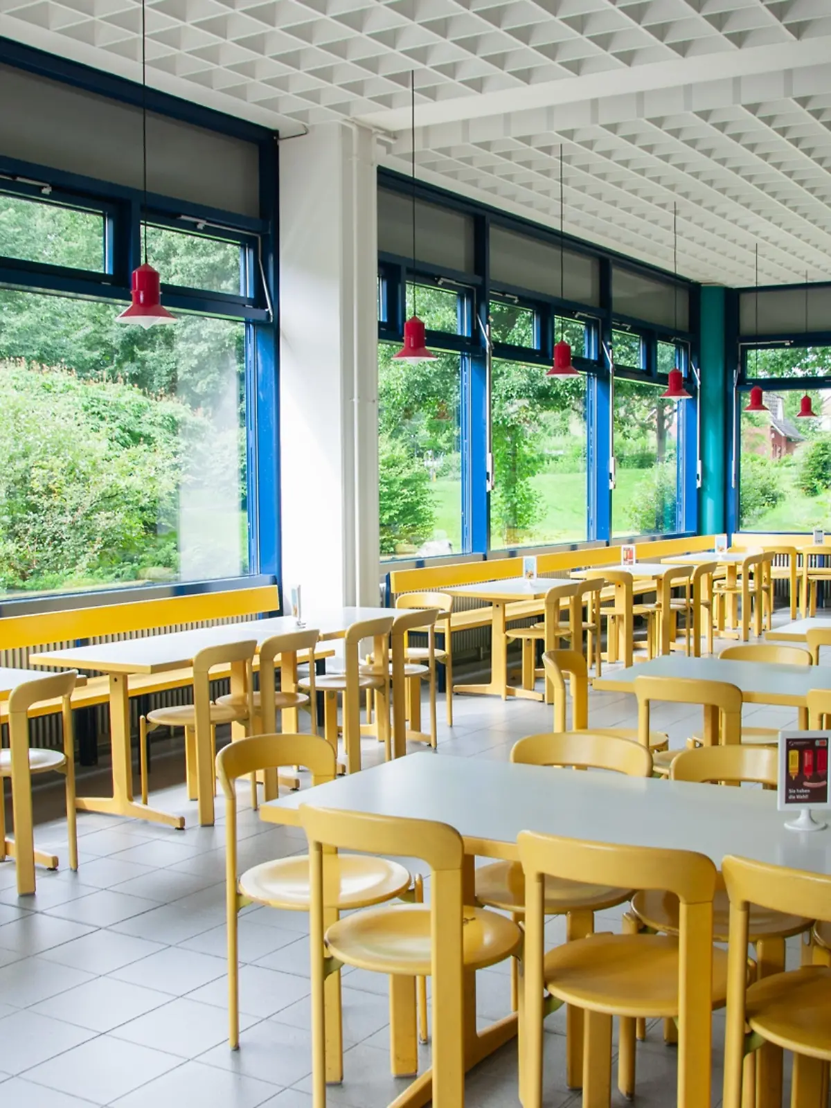 An der Mensa der Uni gibt es keine Einbruchsspuren.