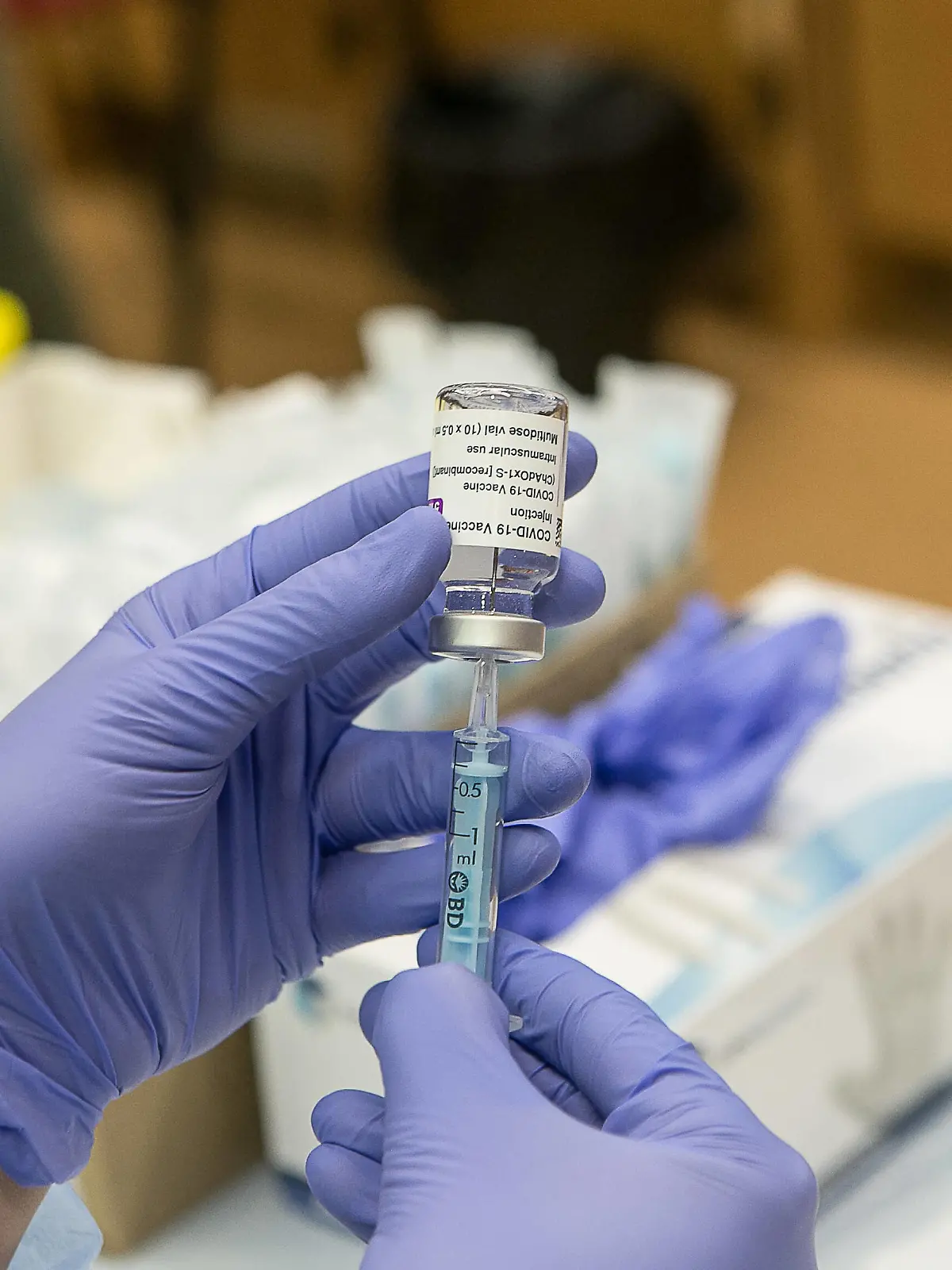 A healthcare professional holds a vial of the AstraZeneca vaccine against COVID-19 at the Hospital de M rida, Extremadura Spain, on 1 March 2021. The Covid-19 vaccination of teachers in Extremadura begins this afternoon with the administration of the first dose to about 140 pre-school and primary school teachers under the age of 55 who work in the health area of Merida. The vaccination will be the starting point of the administration of doses from now on and in a progressive to the rest of the group of teachers in the community. 01 MARCH 2021EXTREMADURATEACHERSTEACHINGVACCINATIONVACCINESCORONAVIRUSCOVID-19EDUCATION Jorge Armestar / LagenciaEP 03/01/2021 MERIDA, EXTREMADURA MERIDA, EXTREMADURA Spain Copyright: xJorgexArmestarx 3586879 