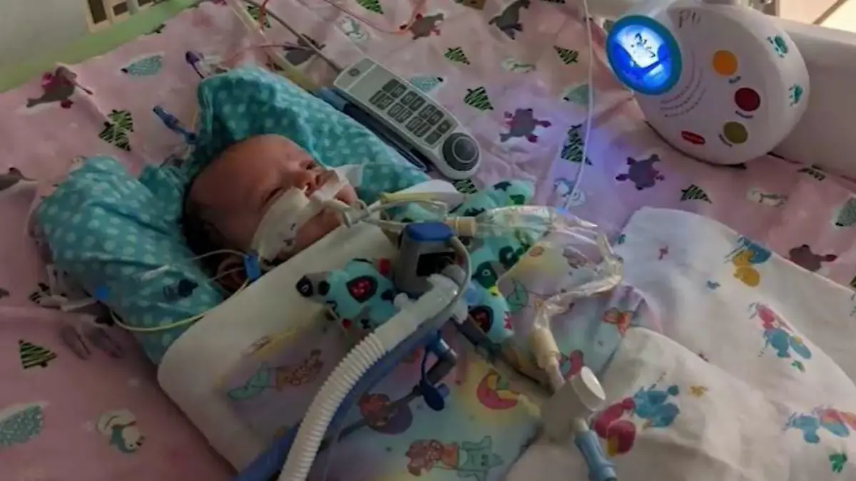 Baby Everly hatte mit nur sieben Wochen einen Herzinfarkt.