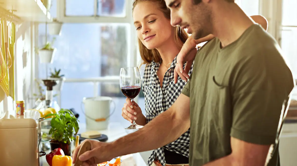 Alkohol verleiht einigen Speisen erst ihr Aroma. Doch inwieweit verflüchtigt er sich beim Kochen`?