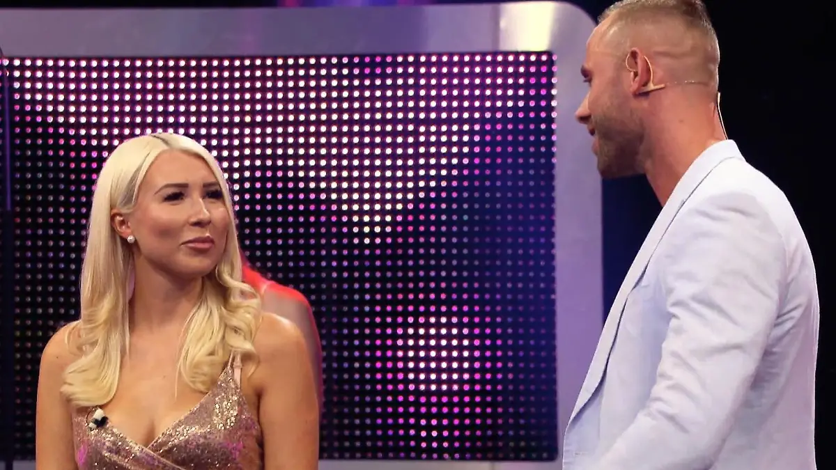 Juls: "Ich brauche ein Long Chicken und das ist er!" "Take Me Out": Single Max hat sie umgehauen