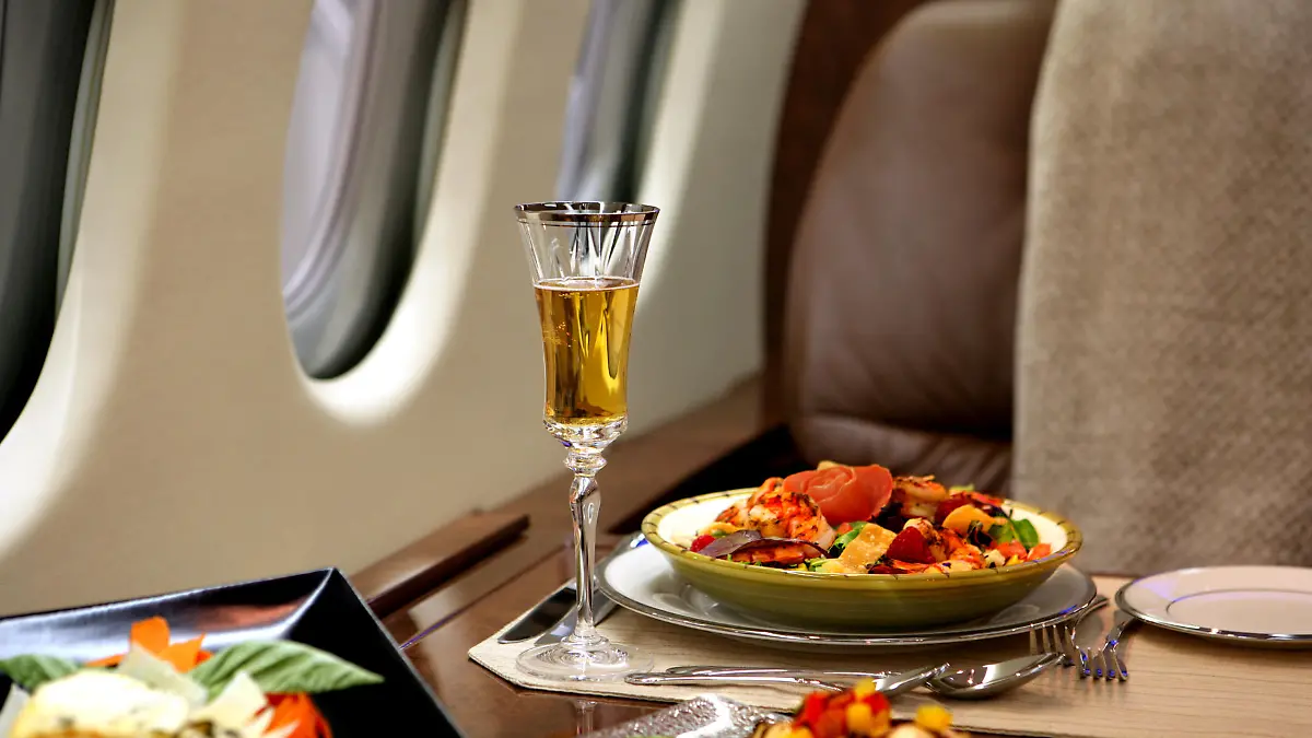 Gourmet-Essen im Privatjet