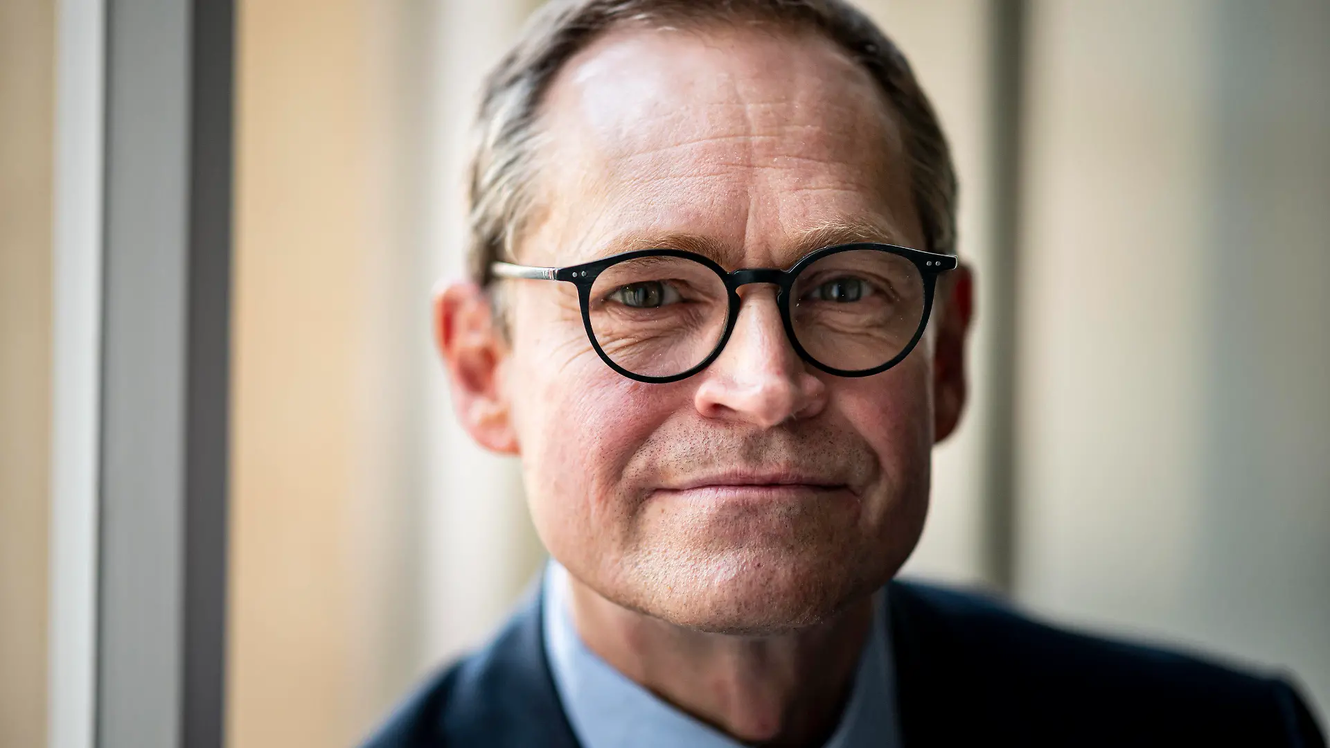 25.02.2021, Berlin: Michael Müller (SPD), Regierender Bürgermeister von Berlin, spricht in seinem Büro im Abgeordnetenhaus mit dpa-Journalisten. (zu «Müller zum weiteren Vorgehen in der Corona-Pandemie») Foto: Fabian Sommer/dpa +++ dpa-Bildfunk +++