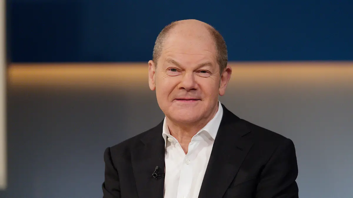 Olaf Scholz 2021-02-14, Deutschland, Berlin, Olaf Scholz SPD, Bundesminster der Fianzen und Vizekanzler, zu Gast bei Anne Will im Ersten. Thema der Politiktalk-Runde im Ersten Deutschen Fernsehen: Lockown statt Perspektivplan - ist die deutsche Pandemiepolitik wirklich alternativlos *** Olaf Scholz 2021 02 14, Germany, Berlin, Olaf Scholz SPD , Federal Minister of the Fianzen and Vice Chancellor, to guest with Anne Will in the first topic of the Politiktalk round in the first German television Lockown instead of perspective plan is the German pandemic policy really without alternative