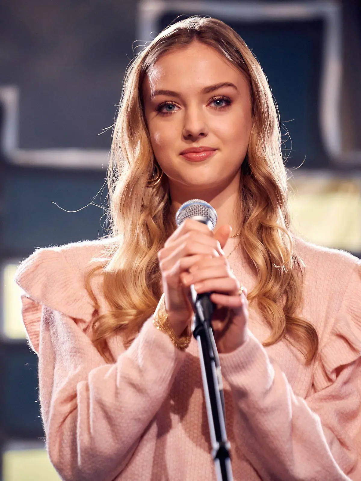 Lilly Krug zeigt ihr Schauspieltalent in "Der Lehrer".