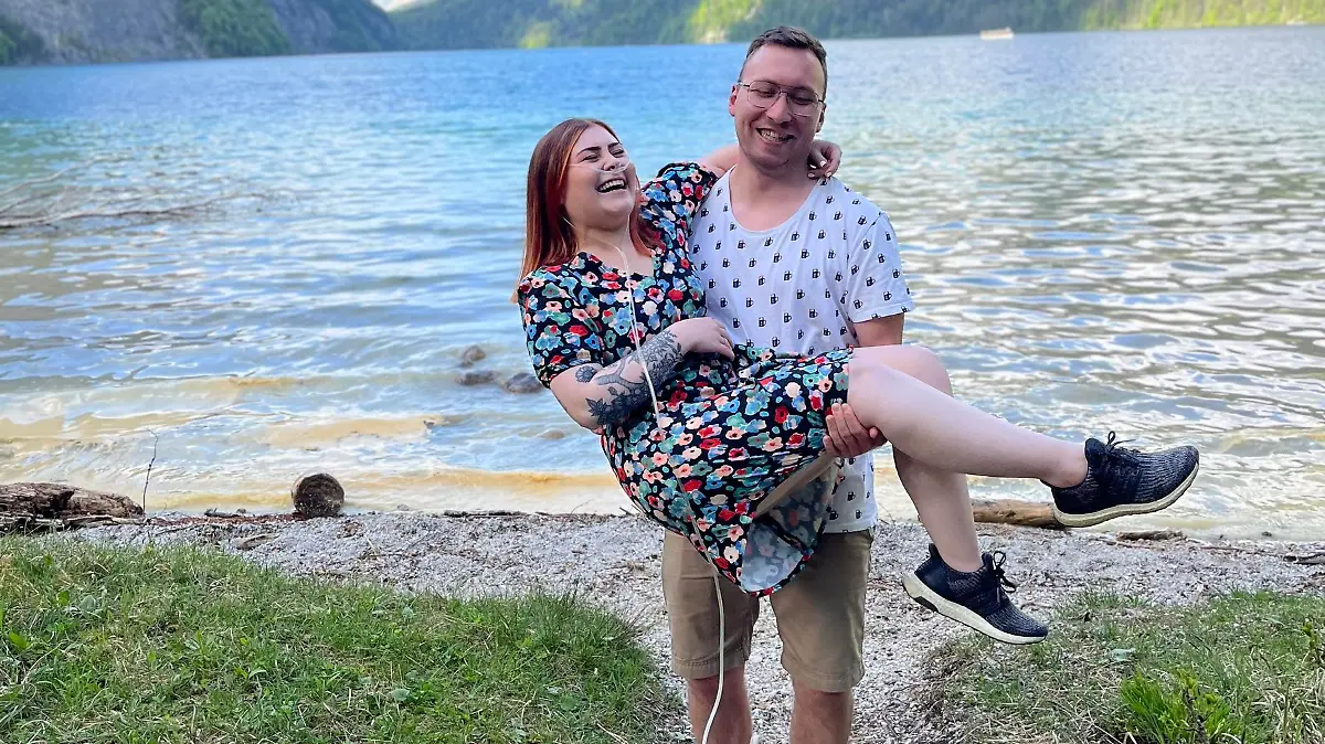 Den gemeinsamen Urlaub verbringen sie gerne in der Natur. Die Luft ist gut für Michelles Lungen.