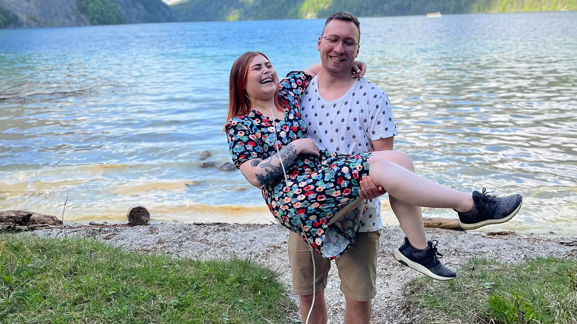 Den gemeinsamen Urlaub verbringen sie gerne in der Natur. Die Luft ist gut für Michelles Lungen.