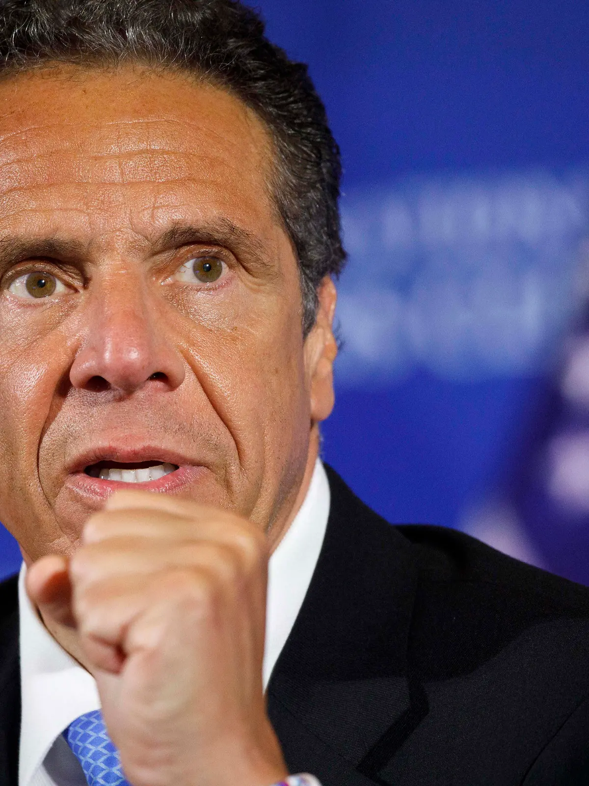 ARCHIV - 27.05.2020, USA, Washington: Andrew Cuomo, Gouverneur des Staates New York, spricht während einer Konferenz beim National Press Club in Washington D.C. (zu dpa "Neue Vorwürfe wegen sexueller Belästigung gegen New Yorks Gouverneur") Foto: Jacquelyn Martin/AP/dpa +++ dpa-Bildfunk +++