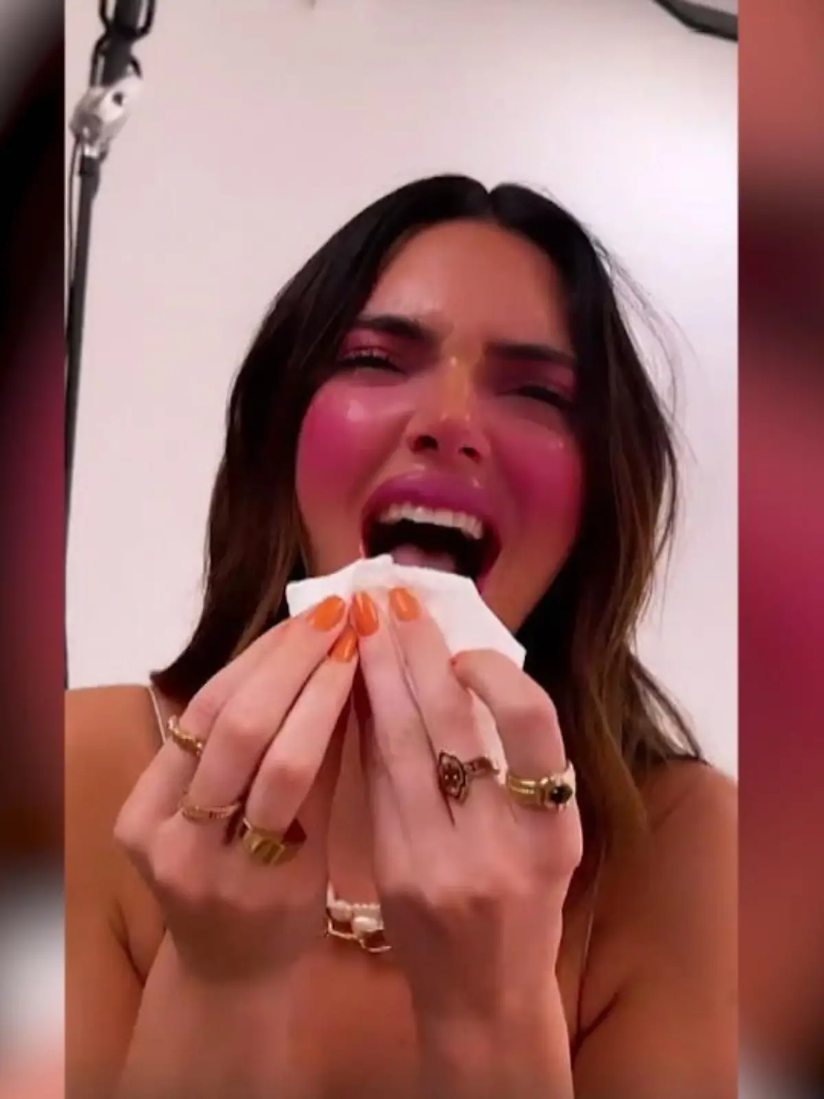 Bild zu: "Kendall & Kylie Jenner kriegen sich vor Lachen kaum ein!"