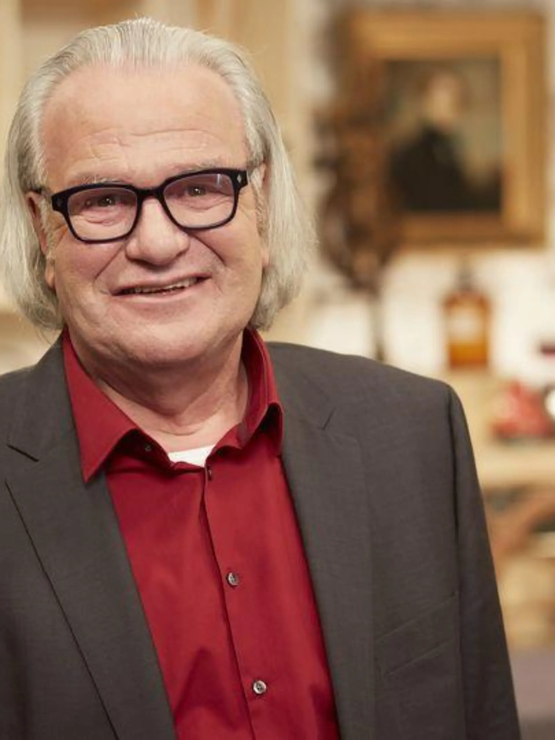 Albert Meier ist seit Tag eins Teil der "Bares für Rares"-Show. Die Geschichte eines Gemäldes macht ihn stutzig.