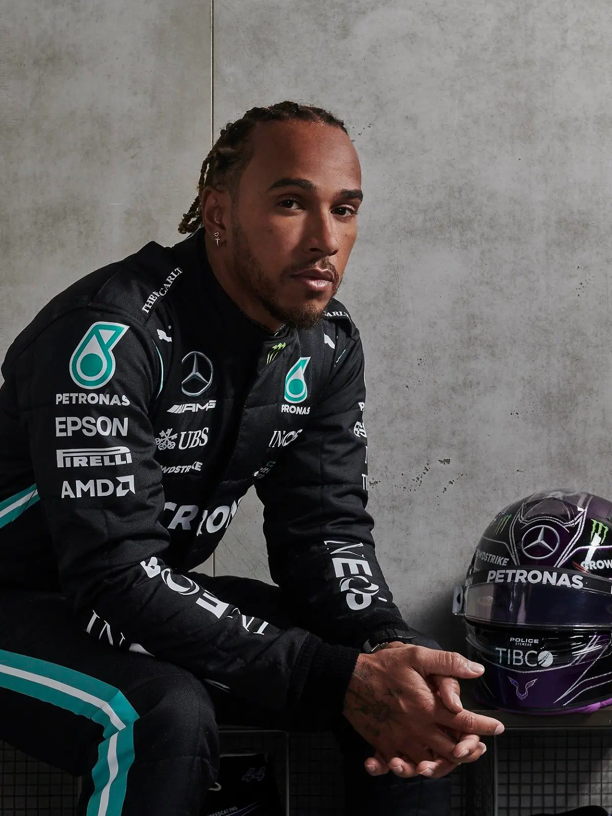 HANDOUT - 22.02.2021, ---: Das von Daimler zur Verfügung gestellte Foto zeigt Rennfahrer Lewis Hamilton vom Team Mercedes-AMG Petronas F1. Heute (02.03.2021) ist der neue Formel-1-Wagen Mercedes-AMG F1 W12 E des Formel-1-Teams Mercedes vorgestellt worden. Foto: -/MediaPortal Daimler AG/dpa - ACHTUNG: Nur zur redaktionellen Verwendung im Zusammenhang mit der aktuellen Berichterstattung und nur mit vollständiger Nennung des vorstehenden Credits +++ dpa-Bildfunk +++