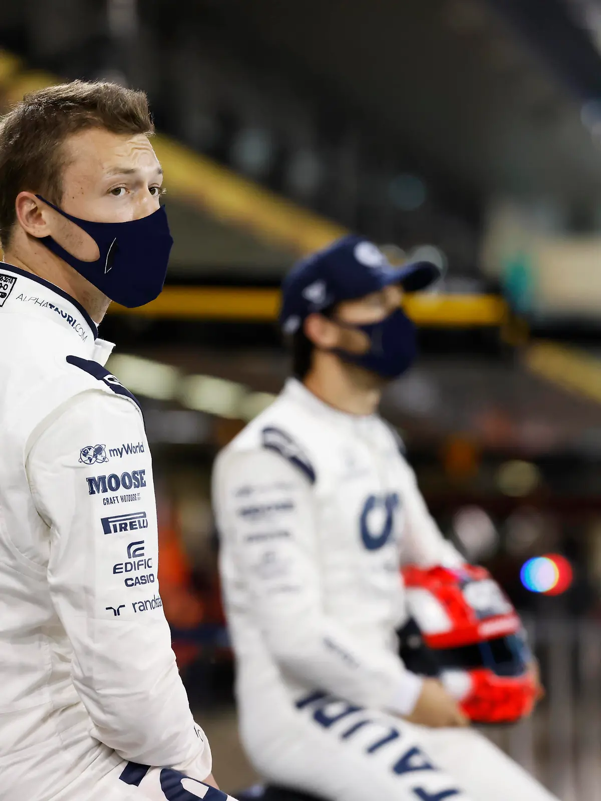  2020 Abu Dhabi GP YAS MARINA CIRCUIT, UNITED ARAB EMIRATES - DECEMBER 10: Daniil Kvyat, AlphaTauri, and Pierre Gasly, AlphaTauri, poss for a group photo during the Abu Dhabi GP at Yas Marina Circuit on Thursday December 10, 2020 in Abu Dhabi, United Arab Emirates. Photo by Glenn Dunbar / LAT Images Images PUBLICATIONxINxGERxSUIxAUTxHUNxONLY GP2017_140231_J5A6847