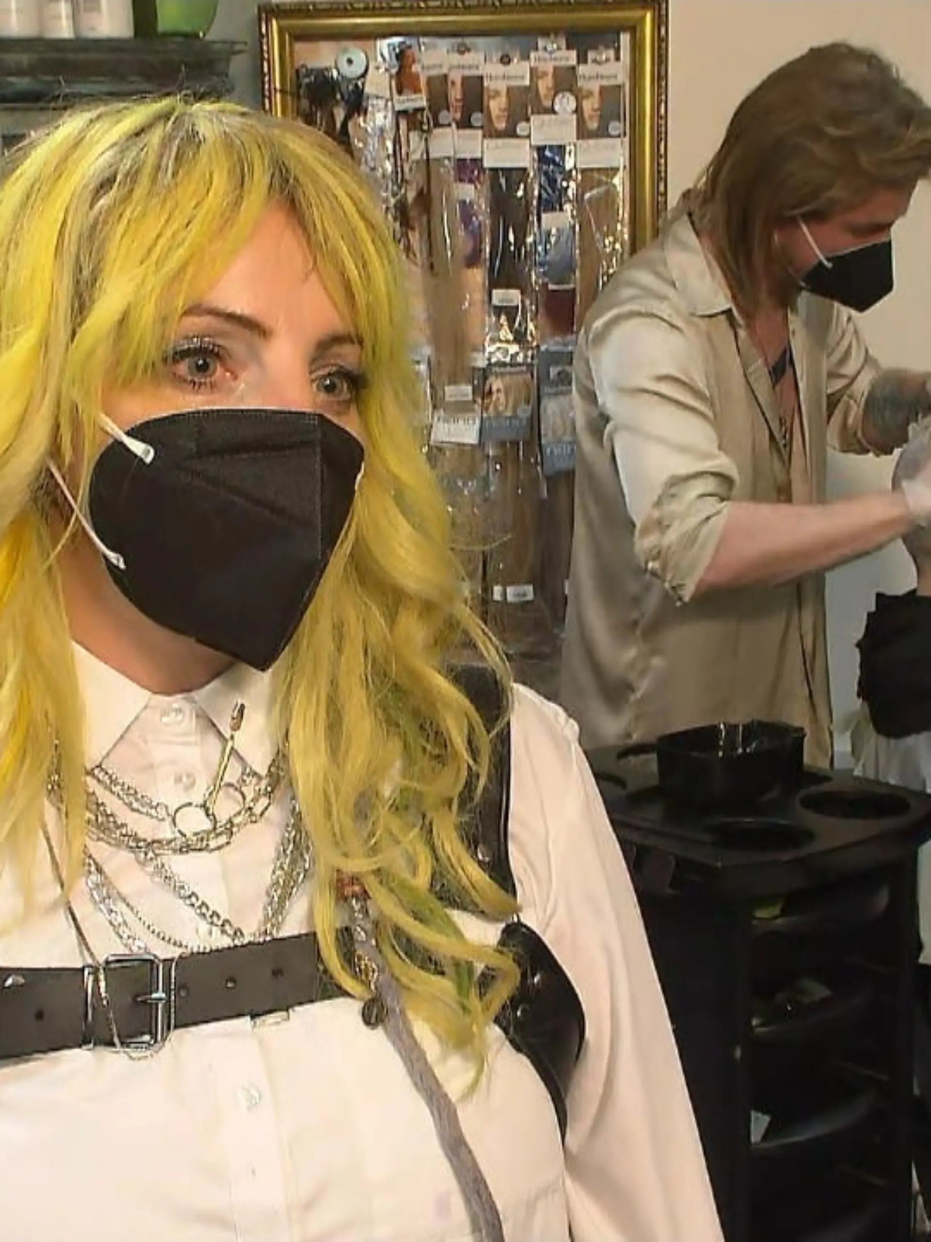 Bild zu: "So geht es Friseurin Bianka heute"