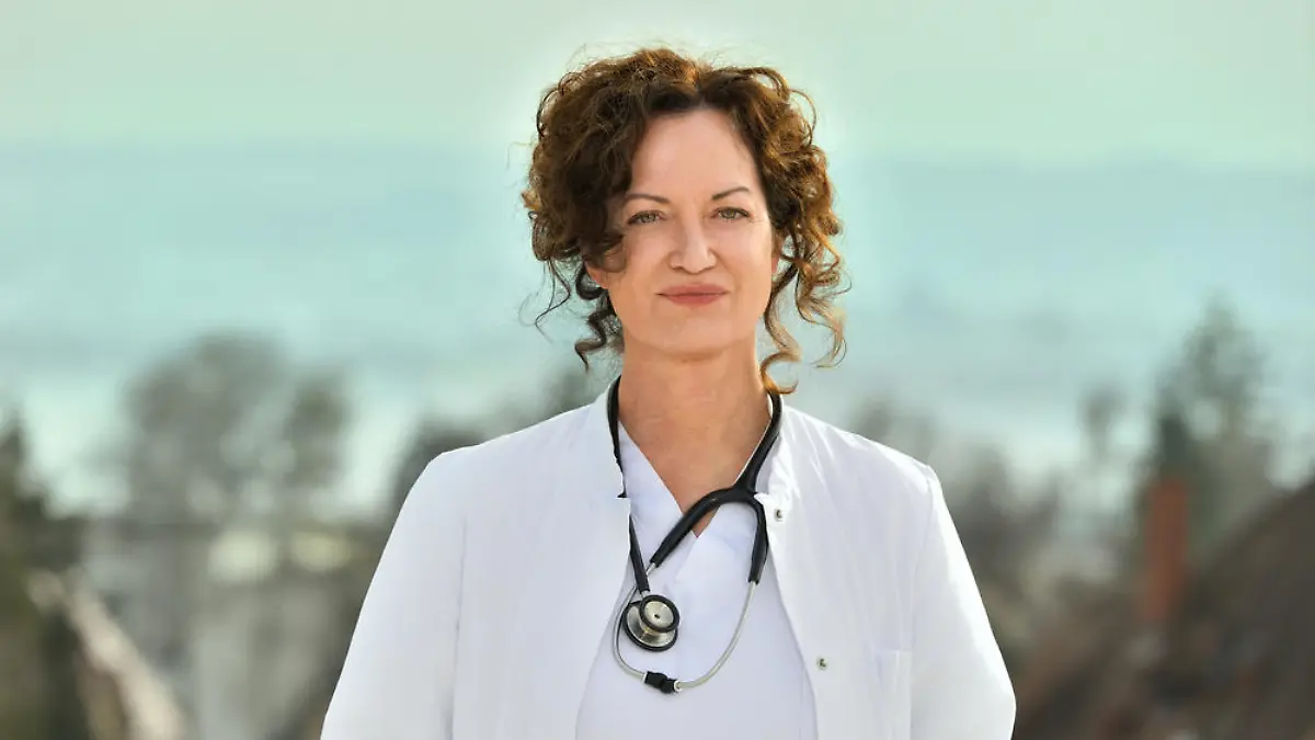 Natalia Wörner steht für Corona-Drama vor der Kamera