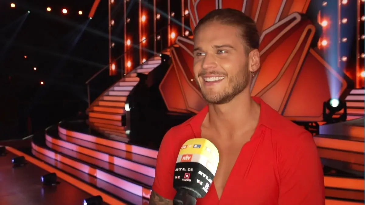 Rúrik Gíslason ist und bleibt bescheiden "Let's Dance"-Kandidat wird auf Twitter gefeiert