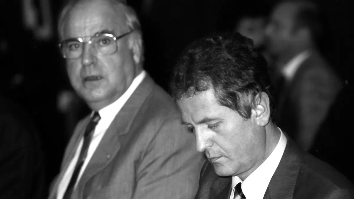 Bundeskanzler Helmut Kohl li., BRD/CDU und Uwe Barschel BRD/CDU während einer Präsidiumssitzung der CDU in Bonn