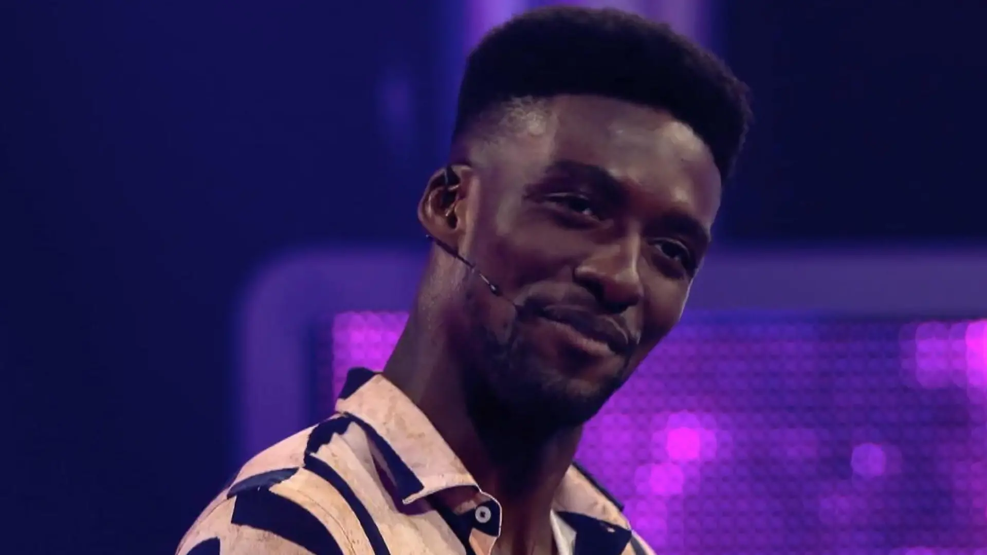 Tänzer Michael flasht mit irrer Hip-Hop -Performance Er bringt das "Take Me Out"-Studio zum Beben