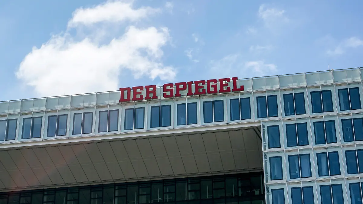 Ein kritischen Artikel des "Spiegels" führte 1962 zu einer der Strafverfolgung einiger Mitarbeiter.