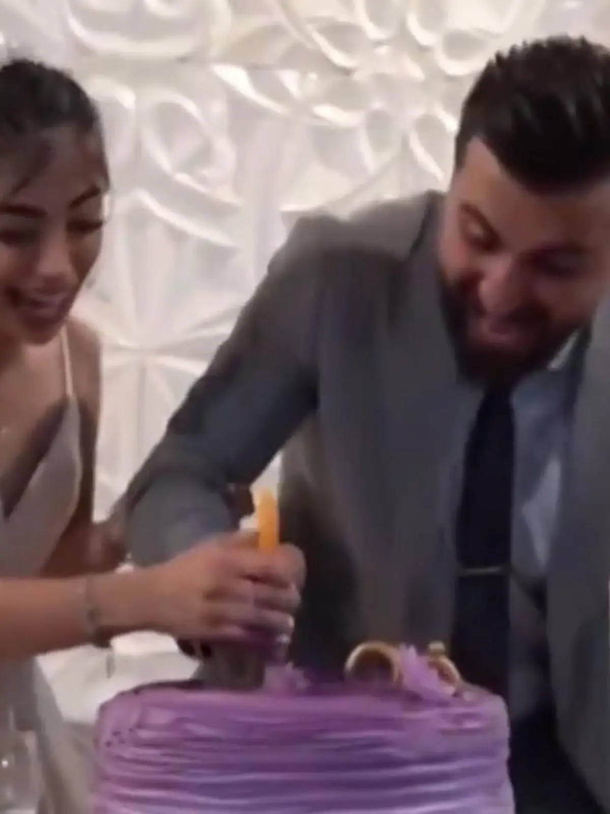 Miese Nummer! Bräutigam spielt seiner Frau fiesen Streich