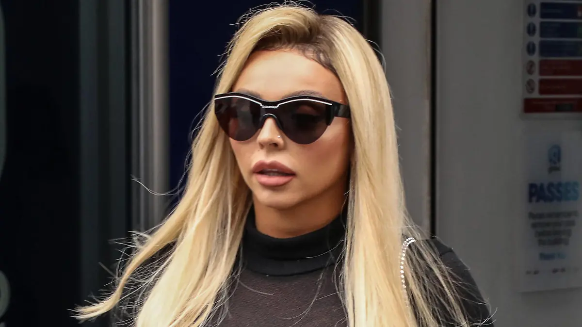 London, Gäste in den Global Radio Studios  September 8, 2020, London, United Kingdom: Jesy Nelson of Little Mix seen departing from the Global Radio Studios in London. London United Kingdom - ZUMAs197 20200908_zaa_s197_082 Copyright: xBrettxCovex