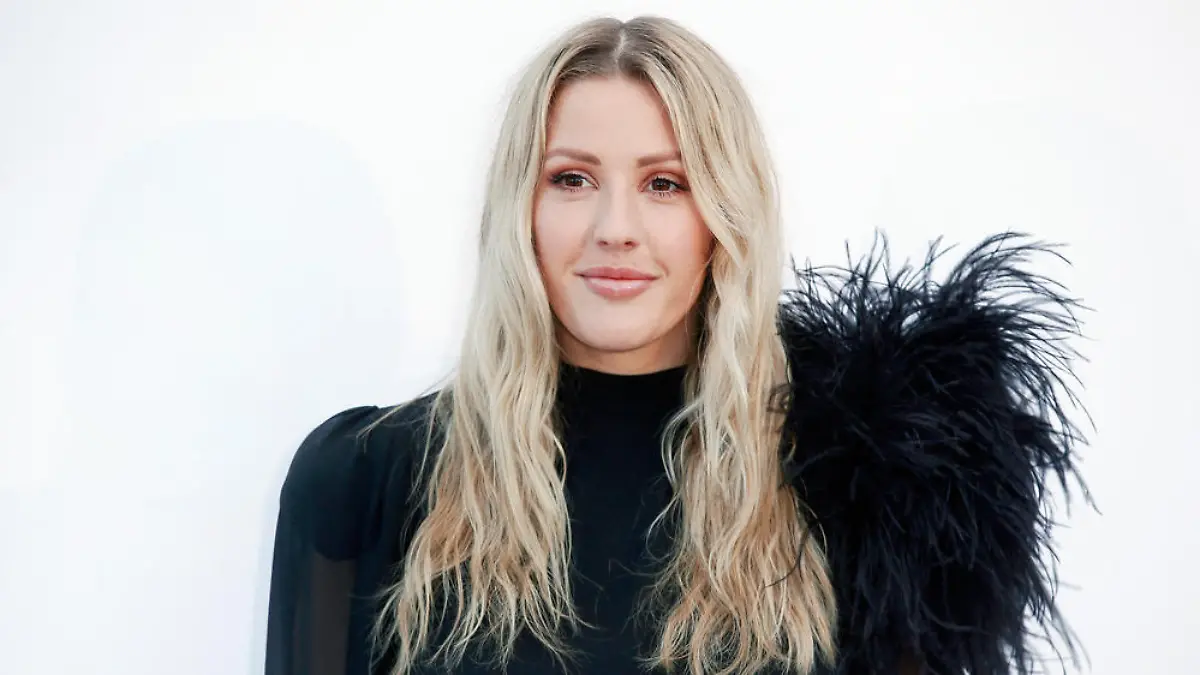 Sängerin Ellie Goulding zeigt erstes Babybauch-Foto