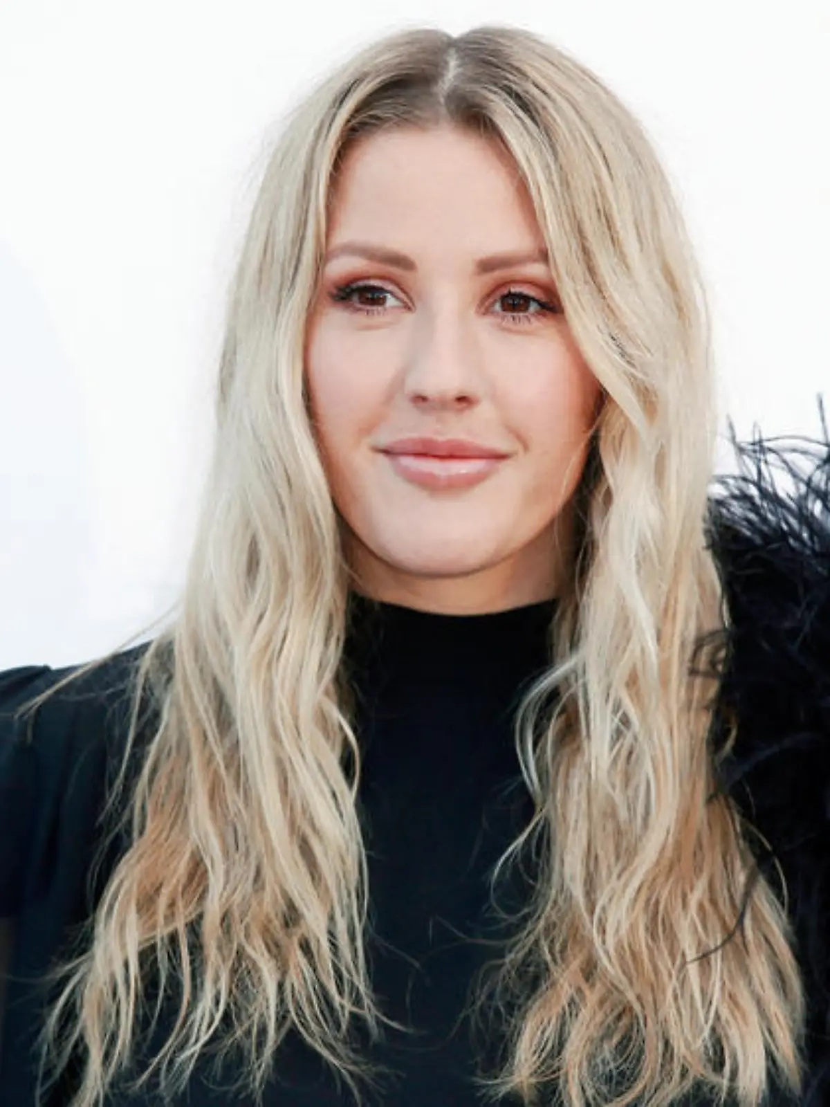 Sängerin Ellie Goulding zeigt erstes Babybauch-Foto