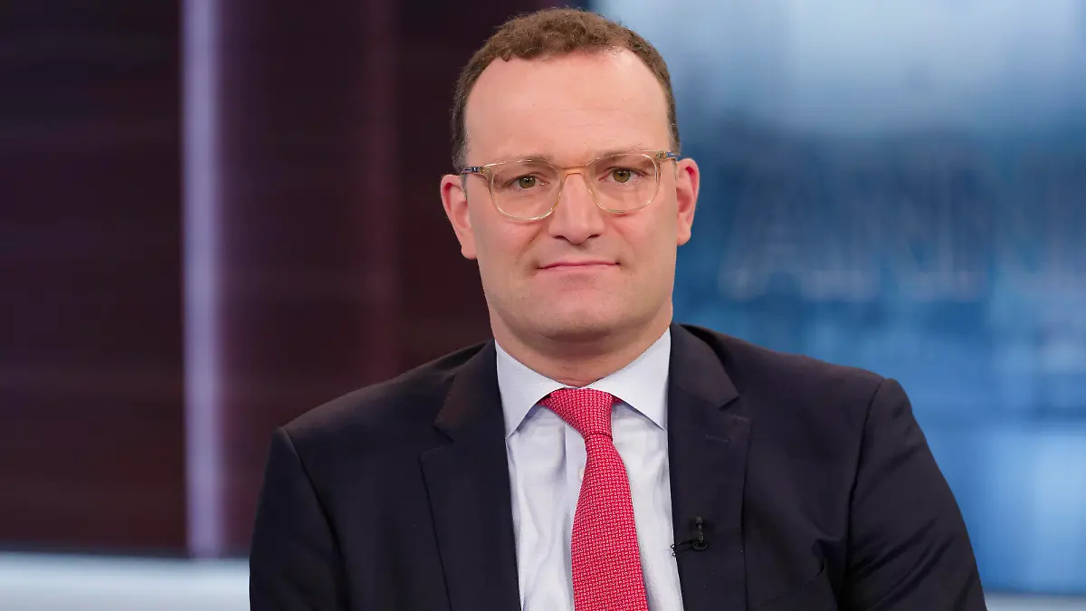 Jens Spahn bei Anne Will 2023-04-24 - Deutschland, Berlin - Jens Spahn CDU, Bundesgesundheitsminister a.D., Präsidiumsmitglied und Stellv. Fraktionsvorsitzender, zu Gast bei Anne Will im Ersten. Thema der Politik-Talkrunde in der ARD: Das Ende von Öl- und gasheizungen Höchste Zeit oder überstürzter Plan *** Jens Spahn at Anne Will 2023 04 24 Germany, Berlin Jens Spahn CDU , Federal Minister of Health a D , Member of the Executive Committee and Deputy Parliamentary Group Chairman, as a guest at Anne Will in the First Topic of politics Talk round in the ARD The end of oil and gas heating High time or rushed plan