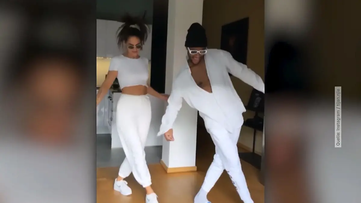 Happy Vibes! Tijan Njie tanzt mit seiner Schwester Coole Tanzmoves im Partnerlook