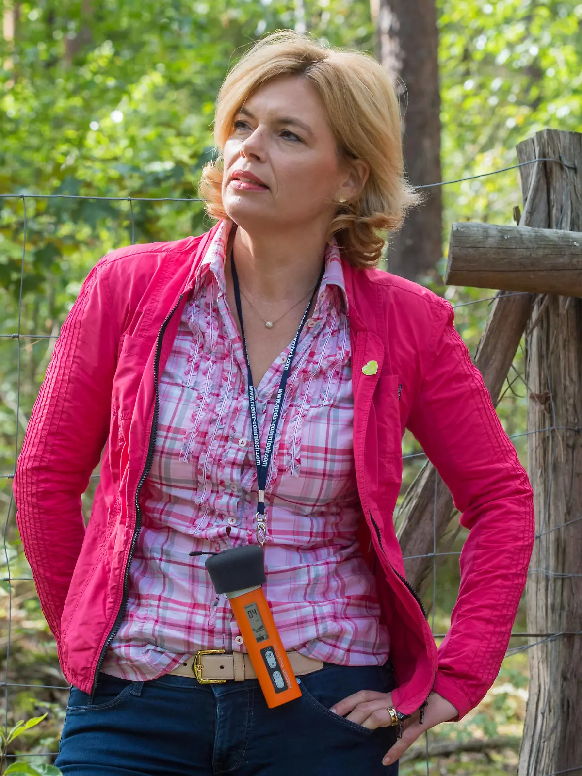  Berlin, Startschuß für Deutsche Waldtage mit Julia Klöckner  Berlon, Startschuss für Deutsche Waldtage mit Julia Klöcner Deutschland, Berlin - 17.09.2020: Im Bild ist Julia Klöckner Bundesministerin für Ernährung und Landwirtschaft, CDU während des Besuchs im Berliner Grunewald im Rahmen des Startschuss für die Deutschen Waldtage zu sehen. Berlin Berlin Deutschland *** Berlon, starting signal for German Forest Days with Julia Klöcner Germany, Berlin 17 09 2020 In the picture, Julia Klöckner Federal Minister of Food and Agriculture, CDU, during her visit to Berlin Grunewald as part of the starting signal for the German Forest Days Berlin Berlin Germany