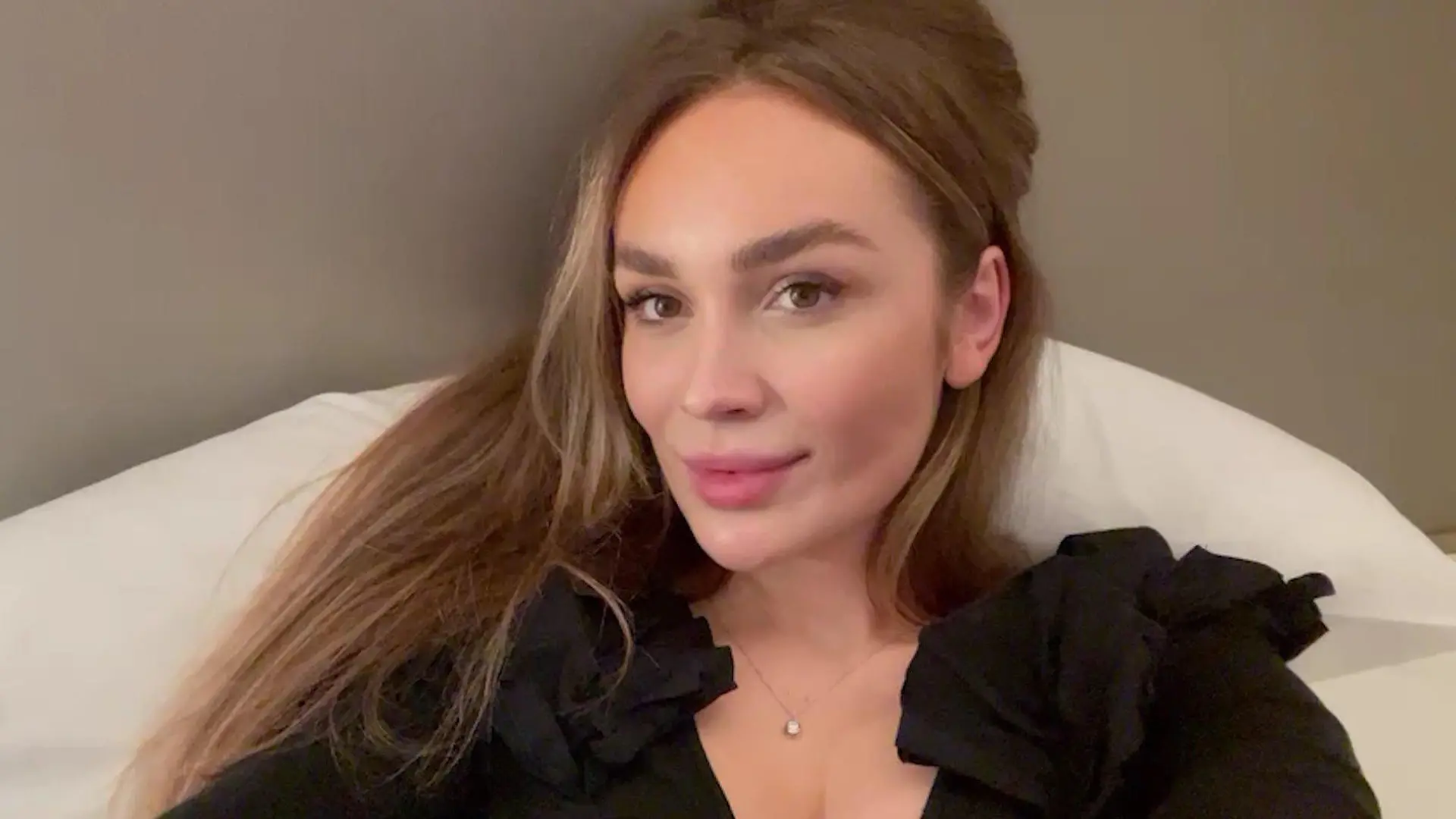 Bachelor-Kandidatin Jacqueline meldet sich nach OP Beinverlängerung nach Klumpfuß