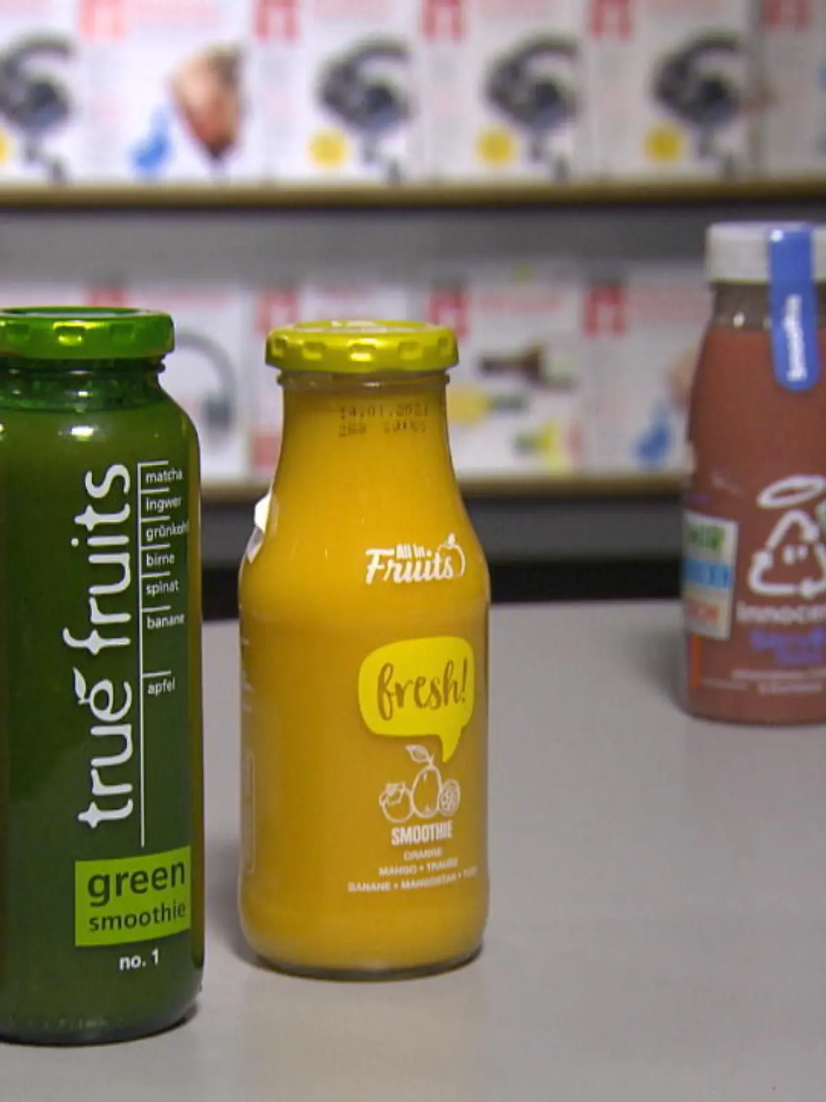 Ob zur Fastenzeit, für die Sommerfigur oder um etwas für die Gesundheit zu tun, Smoothies sind seit Jahren beliebte Lifestyle-Getränke. Aber wie gut sind sie wirklich? Das hat Stiftung Warentest untersucht und 25 Fertig-Smoothies unter die Lupe genommen.