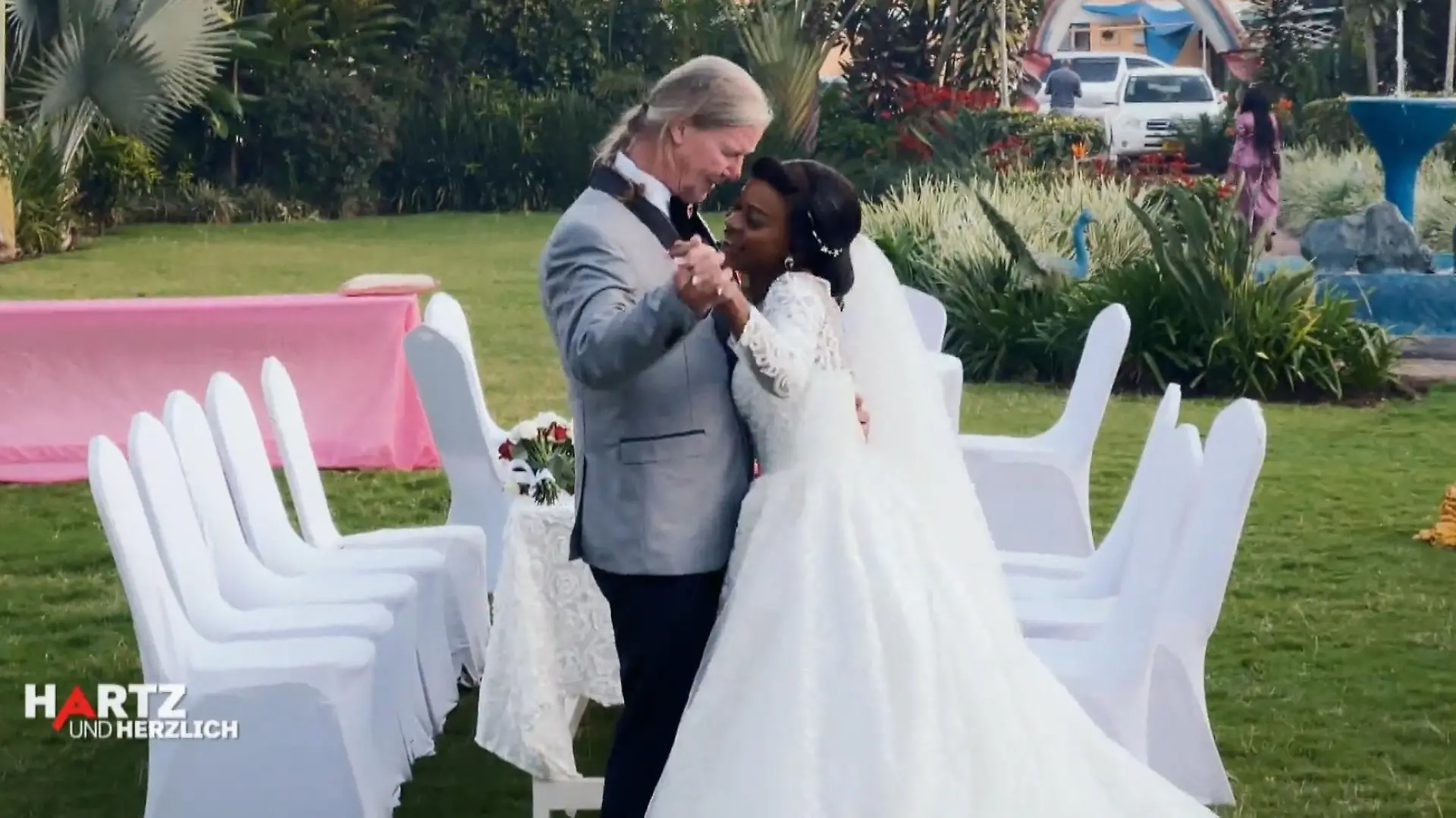 Ende gut, alles gut: "Hartz und herzlich"-Rudi heiratet seine Nangini in Afrika.