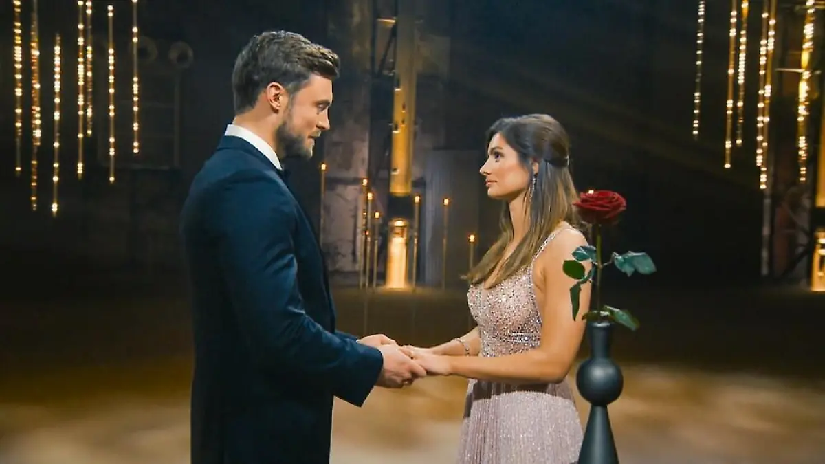 "Bachelor" Niko Griesert und Michèle de Roos sind ein Paar