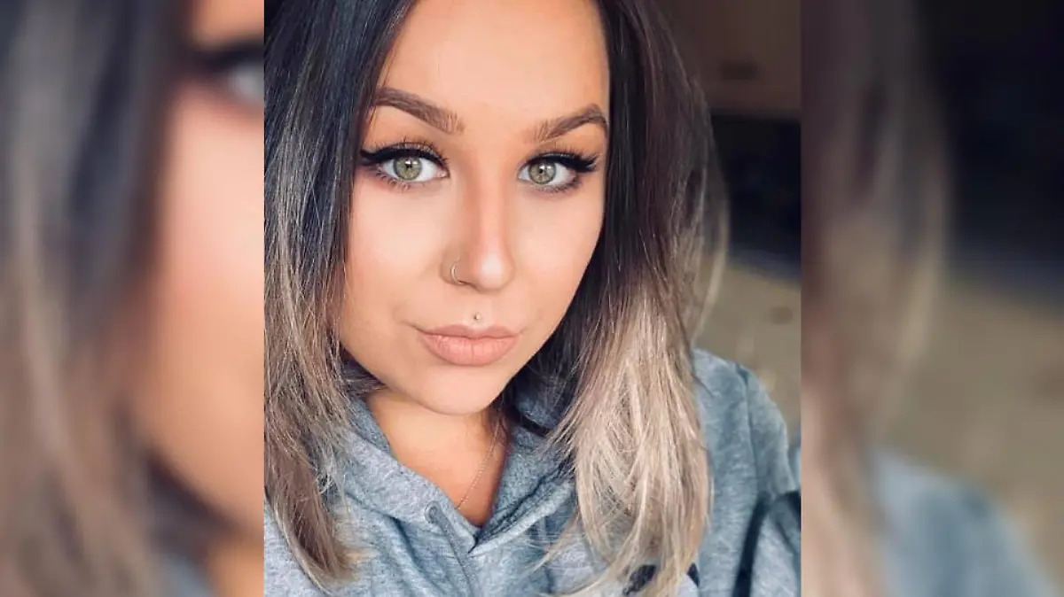 Uterus didelphys: Andreea (26) aus Salisbury in England hat zwei Vaginen und zwei Gebärmütter.