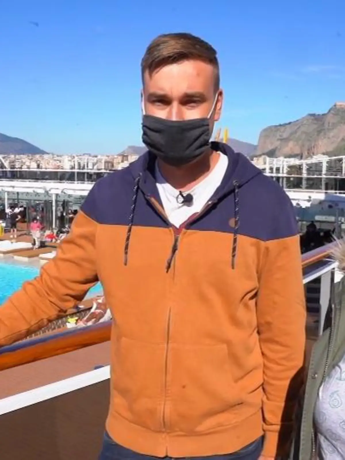 Bild zu: "Urlaub trotz Lockdown: So hart werden Reisende kritisiert"