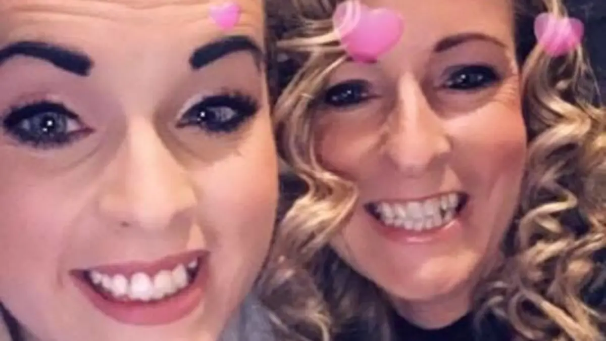 Jess Aldrige wird von ihrem Freund betrogen - mit ihrer Mutter. Die beiden brennen zusammen durch.