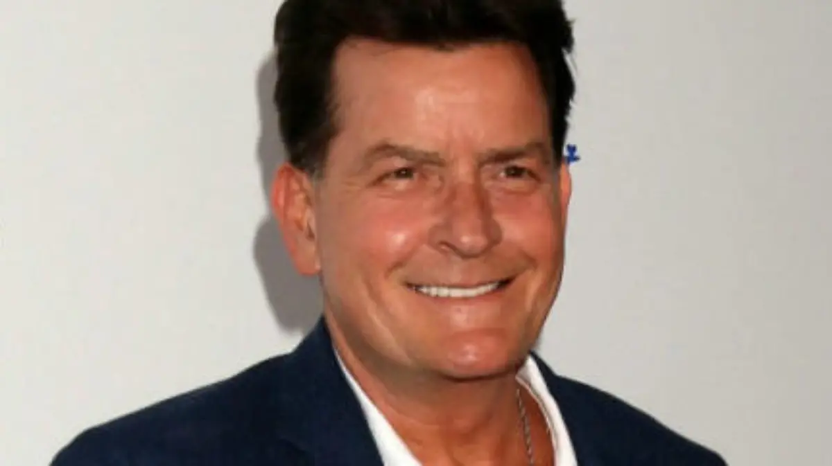 Charlie Sheen rudert im OnlyFans-Streit mit seiner Tochter zurück