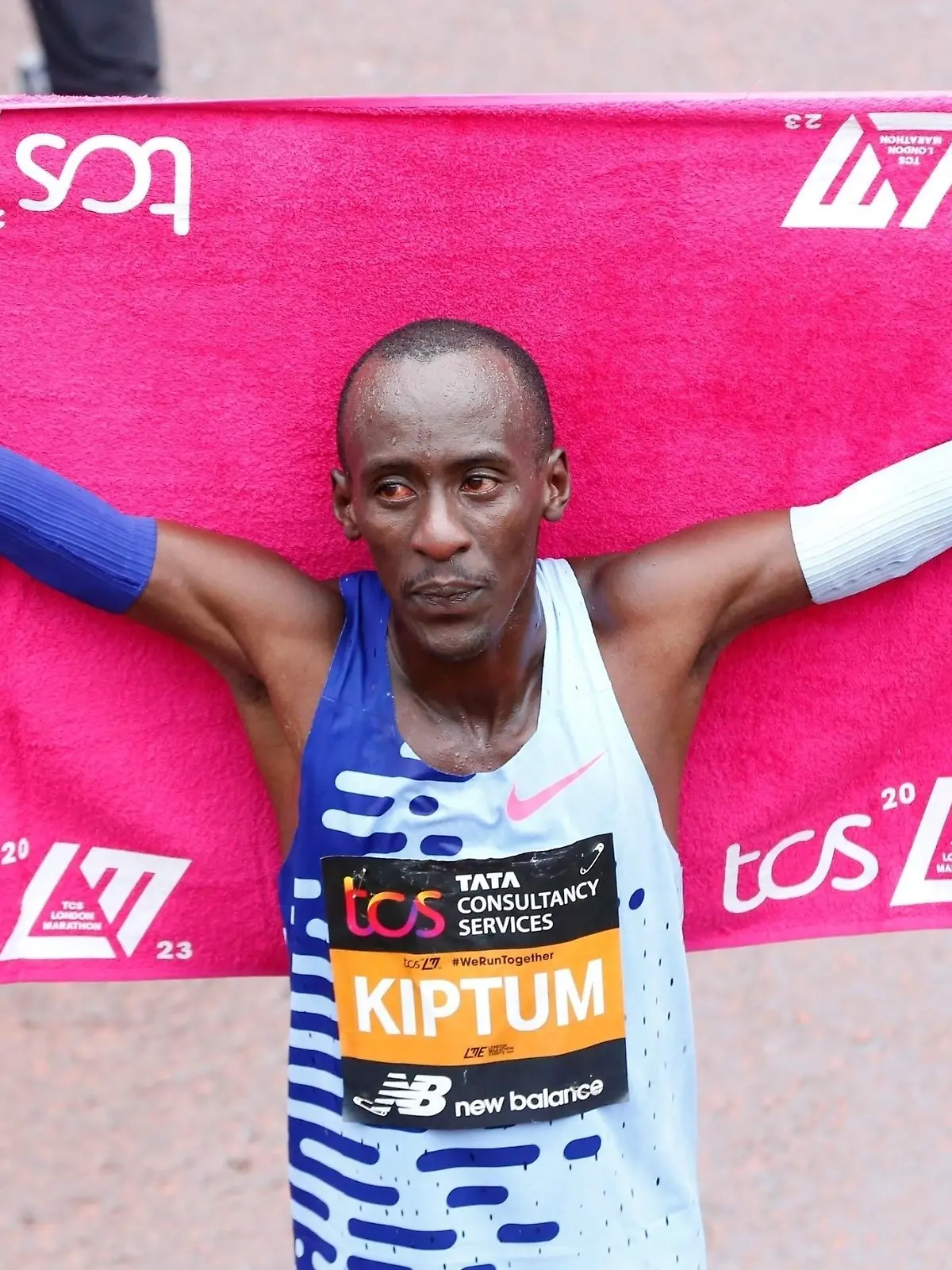 BGUK_2621546 - London, UNITED KINGDOM - Mens' Elite Results
1. Kelvin Kiptum 2:01:25 ( second fastest time ever in the world )
2. Geoffrey Kamworor 2:04:23
3. Taimrat Tola 2:04:59
8. Phil Seswmann 2:10:23 ( Fastest Brit )
9. Sir Mo Farah 2:10:28
Womens' Elite race
1. Sifan Hassan 2:18:33
2. Alemu Megertu 2:18:37
3.Peres Jepchirchir 2:18:38
10. Samantha Harrison 2:25:59 Best Brit
This is Sir Mo's last London race. He retires from professional racing/running at The Great North Run later this year.
Pictured: Kelvin Kiptum, Geoffrey Kamworor, Taimrat Tola, Mo Farah, Phil Seswmann, Sifan Hassan, Alemu Megertu
BACKGRID UK 23 APRIL 2023 


